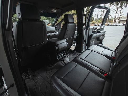 Used 2024 Chevrolet Silverado 2500 LTZ image 23