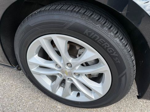 Used 2017 Chevrolet Malibu LT FWD image 19