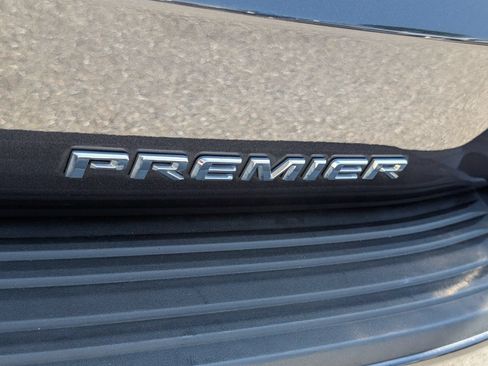 Used 2022 Chevrolet Tahoe Premier AWD/4WD image 10
