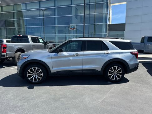 Certified 2023 Ford Explorer ST-Line w/ Class IV Trailer Tow Package AWD/4WD image 9