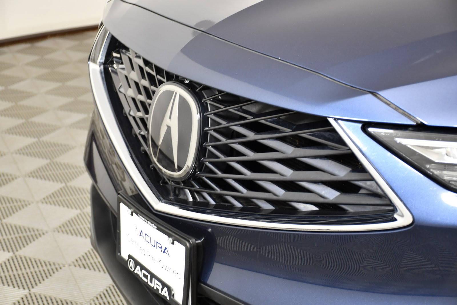 Used 2025 Acura MDX SH-AWD image 11