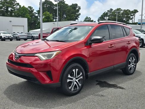 Used 2016 Toyota RAV4 LE FWD image 1
