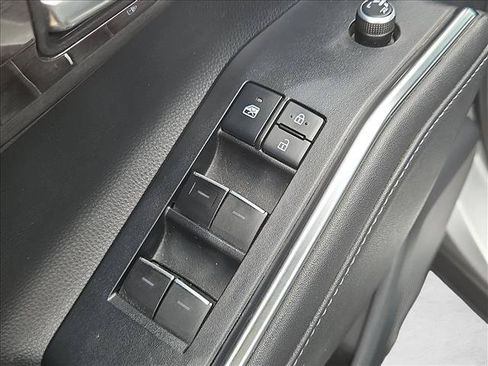 Used 2020 Toyota Highlander Limited AWD/4WD image 12