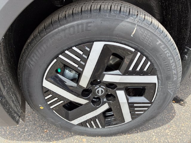 New 2026 Nissan Kicks SV w/ Charging Package FWD image 10