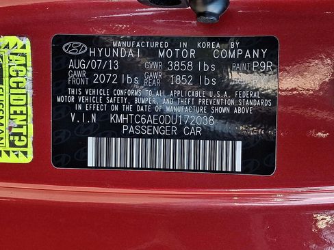 Used 2013 Hyundai Veloster Turbo FWD image 26