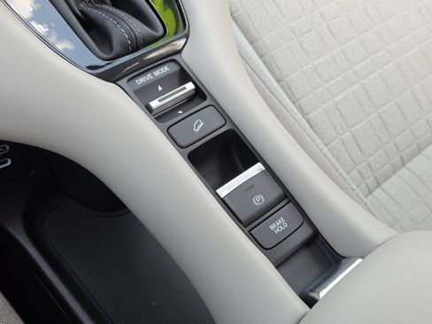 Used 2024 Honda HR-V LX image 23