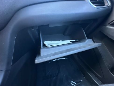 Used 2019 Chevrolet Equinox LT FWD image 35