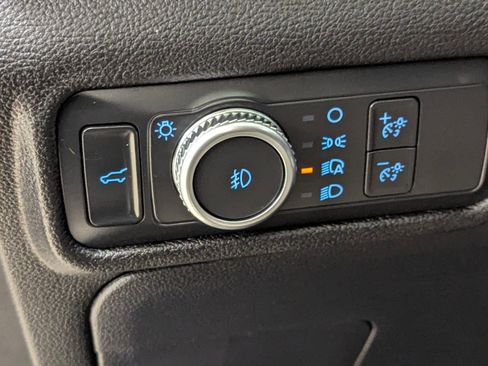 Certified 2022 Ford Explorer XLT w/ Equipment Group 202A image 18