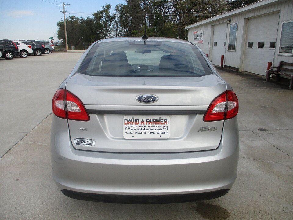 Used 2013 Ford Fiesta SE FWD image 5