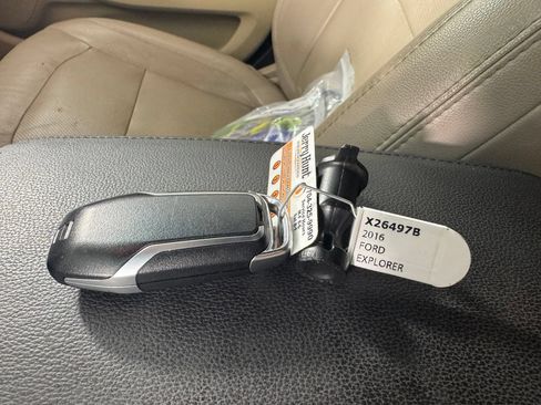 Used 2016 Ford Explorer Limited FWD image 2