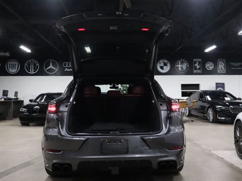Used 2021 Porsche Cayenne GTS image 23