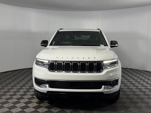 Used 2025 Jeep Wagoneer 4WD image 5