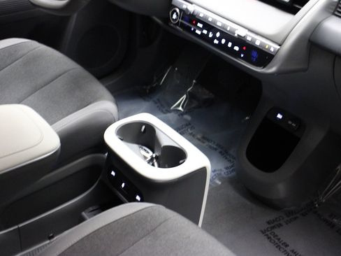 Used 2024 Hyundai Ioniq 5 SEL image 10