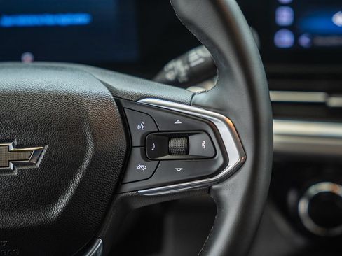 Used 2025 Chevrolet Trax ACTIV w/ Sunroof Package FWD image 30