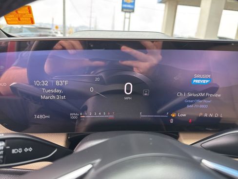 Used 2025 Buick Enclave Preferred w/ Power Package image 23