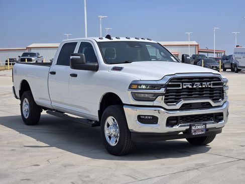 New 2026 RAM 2500 Tradesman AWD/4WD image 3
