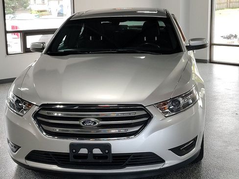 Used 2016 Ford Taurus SEL FWD image 3