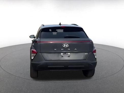 Used 2025 Hyundai Kona SEL image 11