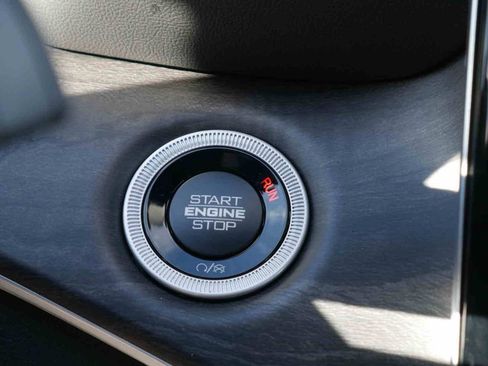 New 2025 Jeep Grand Cherokee Limited w/ Luxury Tech Group II image 28