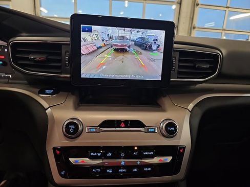 Used 2023 Ford Explorer XLT w/ Equipment Group 202A image 24