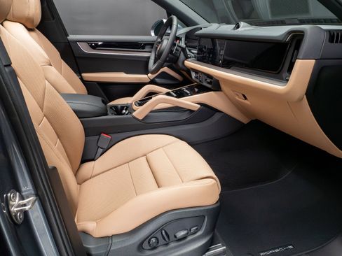 New 2026 Porsche Cayenne S AWD/4WD image 27