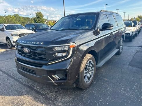 Used 2025 Ford Expedition Max Active AWD/4WD image 1