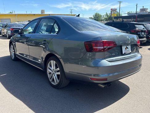 Used 2017 Volkswagen Jetta SEL FWD image 5