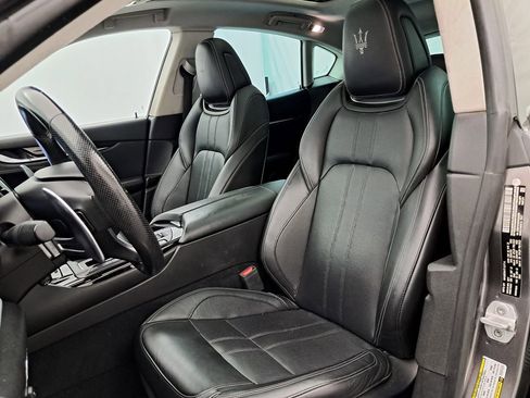 Used 2017 Maserati Levante w/ Sport Package image 8