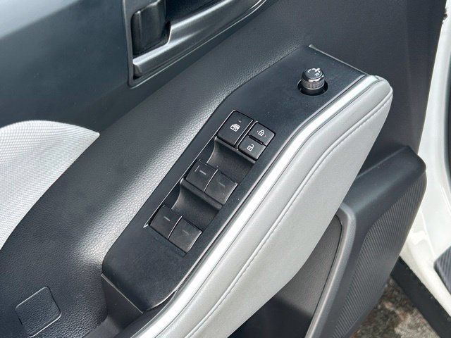Used 2022 Toyota Highlander LE AWD/4WD image 21