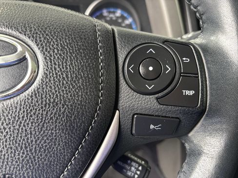 Used 2018 Toyota RAV4 XLE image 17