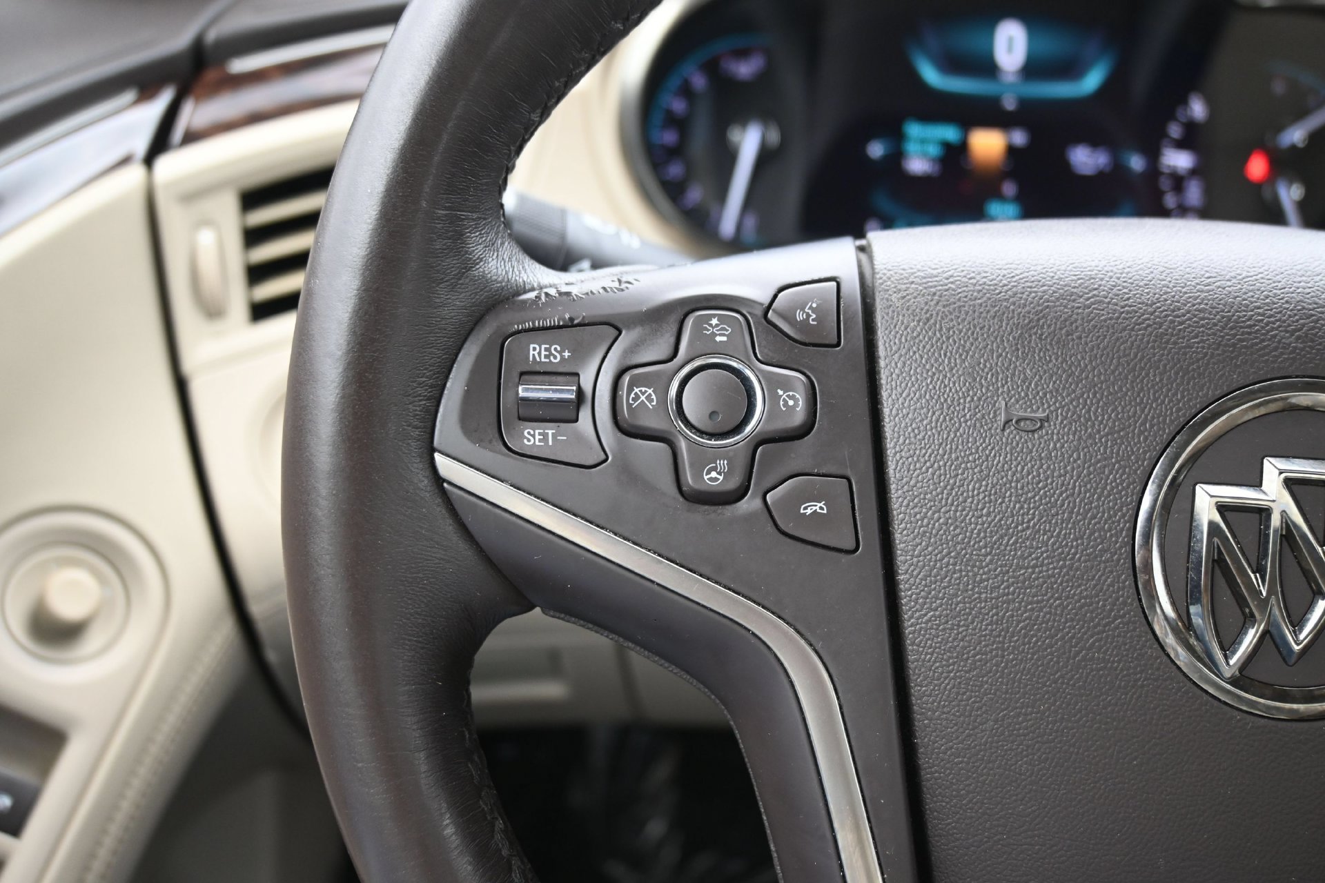 Used 2016 Buick LaCrosse Premium w/ Driver Confidence Package #1 FWD image 19