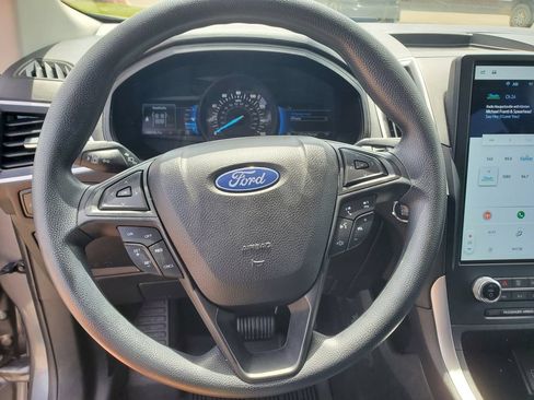 Certified 2024 Ford Edge SE w/ Black Appearance Package AWD/4WD image 18