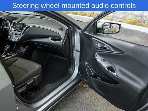 Used 2025 Chevrolet Malibu RS image 17