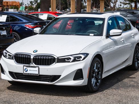 Used 2026 BMW 330i Sedan w/ Convenience Package RWD image 3