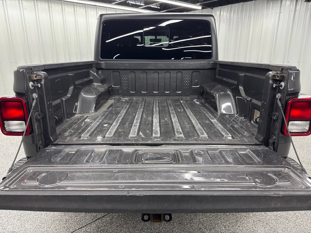Used 2023 Jeep Gladiator Rubicon w/ Trailer Tow Package AWD/4WD image 10