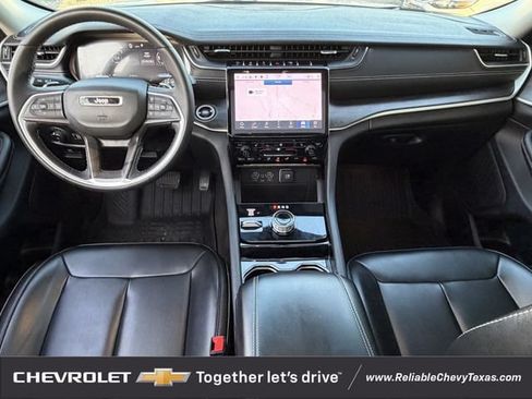 Used 2023 Jeep Grand Cherokee Limited w/ Black Appearance Package AWD/4WD image 11