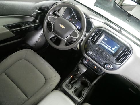 Used 2018 Chevrolet Colorado W/T w/ WT Convenience Package AWD/4WD image 9