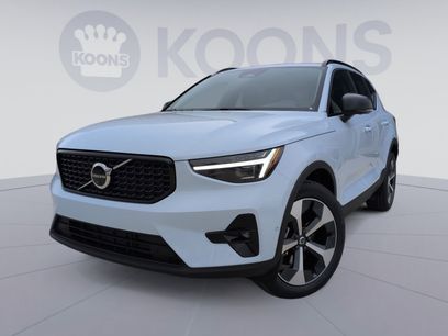 New 2026 Volvo XC40 B5 Plus w/ Protection Package Premier