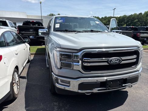 Used 2024 Ford F150 Lariat w/ Equipment Group 502A High AWD/4WD image 3