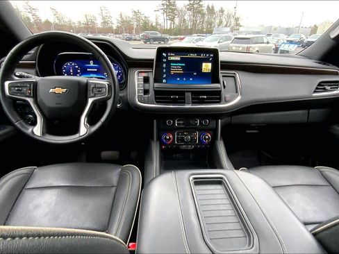 Used 2024 Chevrolet Tahoe Premier w/ Premium Package image 14