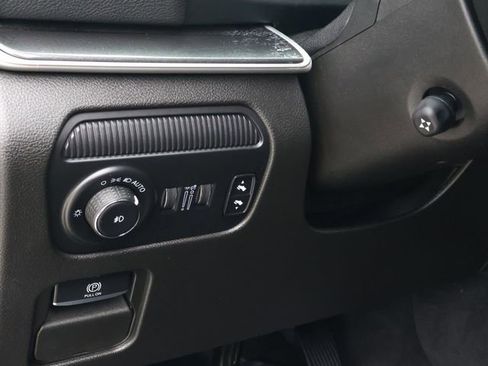 Used 2022 Jeep Wagoneer Series I w/ Premium Group I AWD/4WD image 25