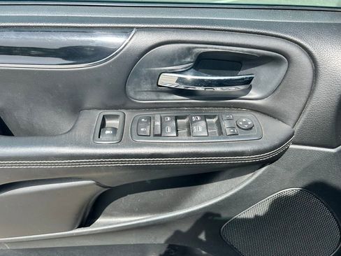 Used 2013 Chrysler Town & Country S image 22