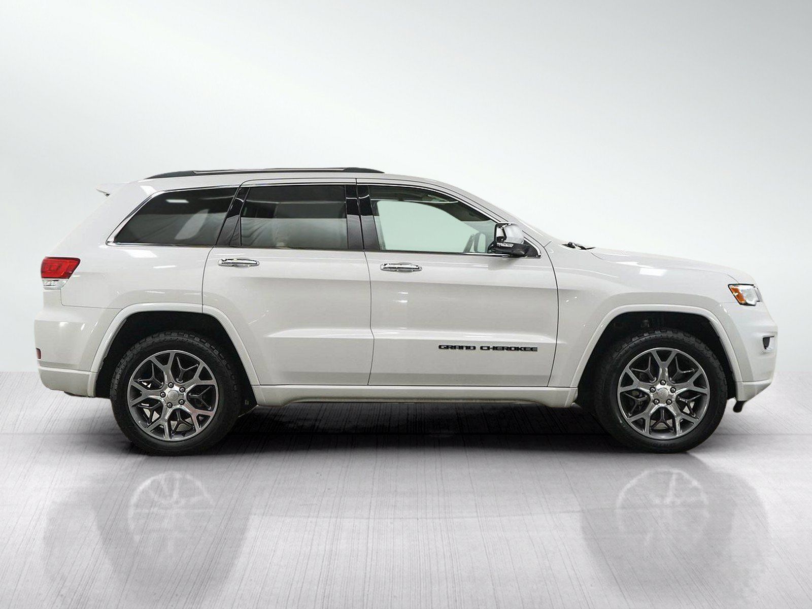 Used 2021 Jeep Grand Cherokee Overland AWD/4WD image 6