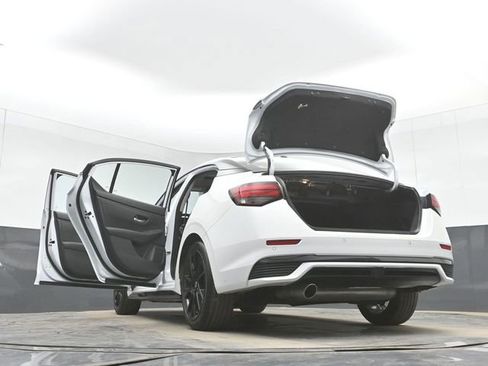 Used 2025 Nissan Sentra SR w/ SR Premium Package image 52