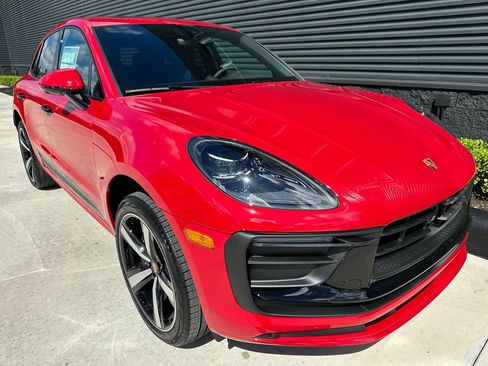 Certified 2026 Porsche Macan AWD/4WD image 12