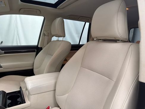 Used 2023 Lexus GX 460 Premium w/ Accessory Package AWD/4WD image 14