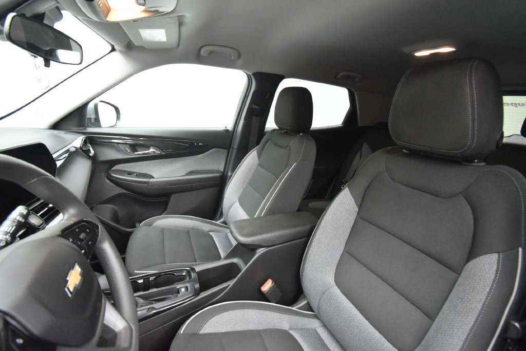 Used 2025 Chevrolet TrailBlazer LT AWD/4WD image 13