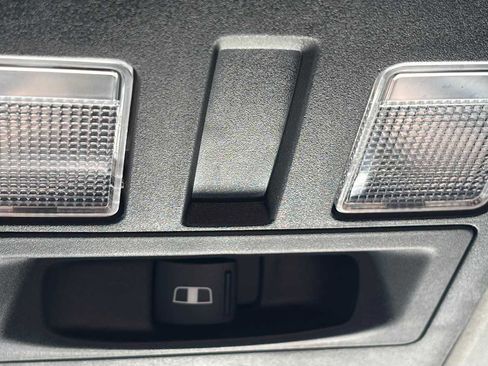 Certified 2020 RAM 1500 Classic SLT w/ Luxury Group image 33