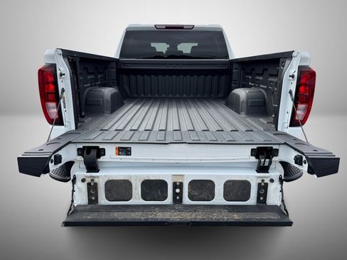 Used 2023 GMC Sierra 1500 Elevation image 8