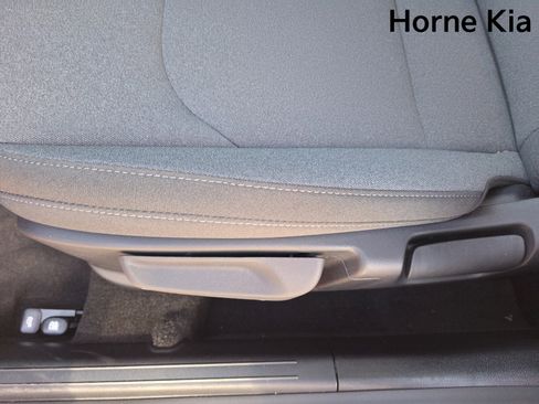 New 2025 Kia K4 LXS image 13